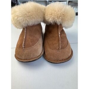 UGG Australia‎ Shearling Suede Sheepskin Fur Lined Baby Moccasins M